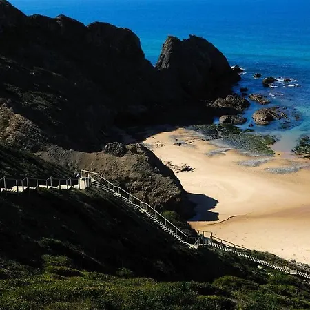 Vale Do Guizo: Casa Poente On The Contryside, Close By The Sea. Holiday home Aljezur