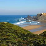 Vale Do Guizo: Casa Poente On The Contryside, Close By The Sea. *