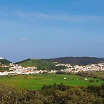 Vale Do Guizo: Casa Poente On The Contryside, Close By The Sea. 別荘 アルジェズール