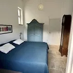 Vale Do Guizo: Casa Poente On The Contryside, Close By The Sea.