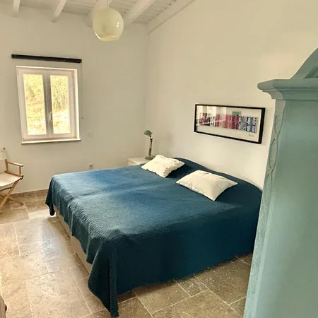 Vale Do Guizo: Casa Poente On The Contryside, Close By The Sea. *