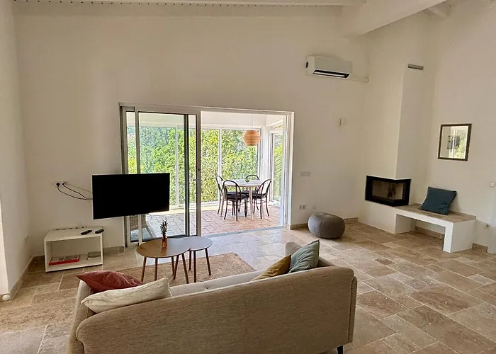 Vale Do Guizo: Casa Poente On The Contryside, Close By The Sea. * 阿尔热祖尔